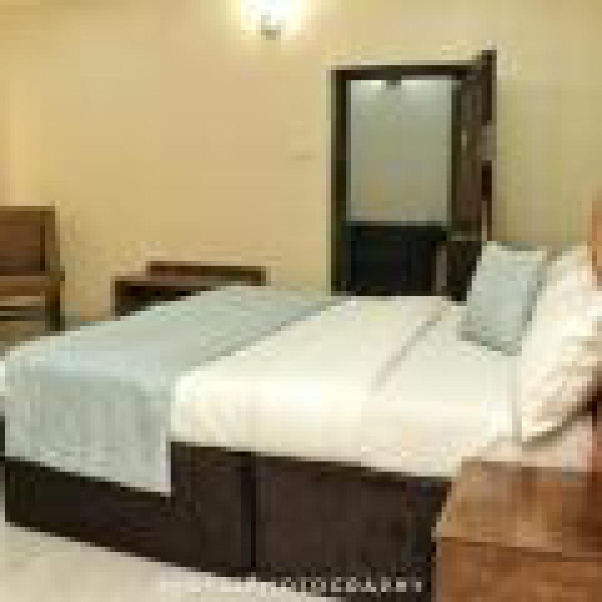 Room In Lodge - Bayse One Premium Hotel อิบาดัน ภายนอก รูปภาพ